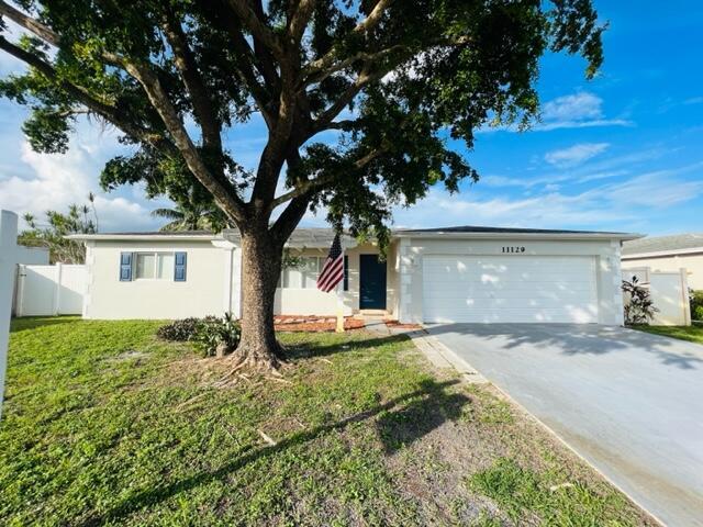 property at 11129 Mandarin St