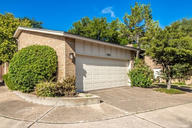 property at 3704 Hulen Park Dr