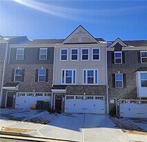 852 Woods Chapel Rd in Sugar Hill, GA - Building Photo