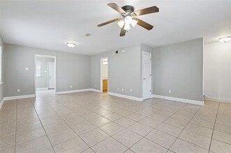 1940 Allen Toussaint Blvd, Unit 1940 in New Orleans, LA - Foto de edificio - Building Photo