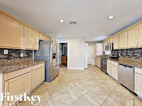 8222 W Voltaire Ave in Peoria, AZ - Foto de edificio - Building Photo