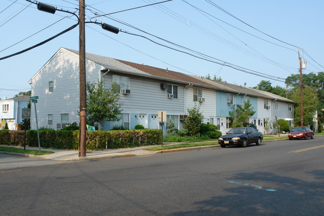 409 Market St in Perth Amboy, NJ - Building Photo - Building Photo