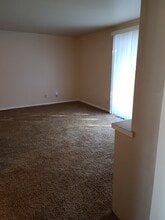 120 Stanford Ave in Pocatello, ID - Foto de edificio - Building Photo