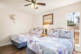 2025 Eleventh St in Port Aransas, TX - Foto de edificio - Building Photo