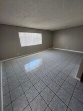 33 Gold Bar Ct, Unit C in Las Vegas, NV - Building Photo - Building Photo
