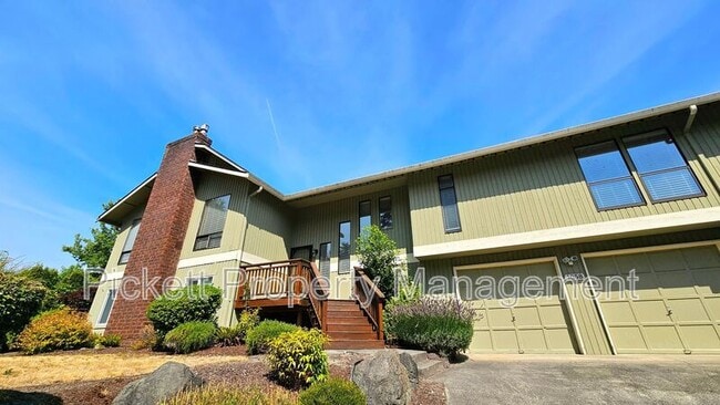 property at 1058 NE Sol Vei St
