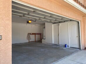 915 W Arrow Hwy, Unit 5 in Claremont, CA - Building Photo - Building Photo