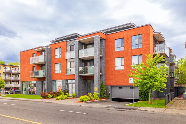 Villa M Carmella in Montréal, QC - Building Photo - Building Photo