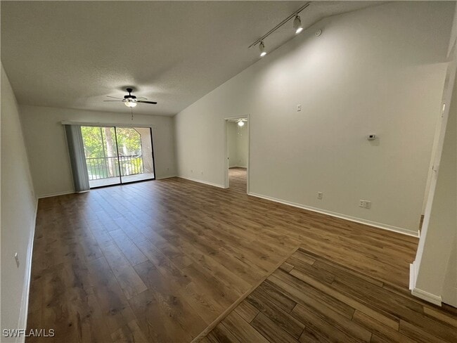2190 Arbour Walk Cir in Naples, FL - Foto de edificio - Building Photo