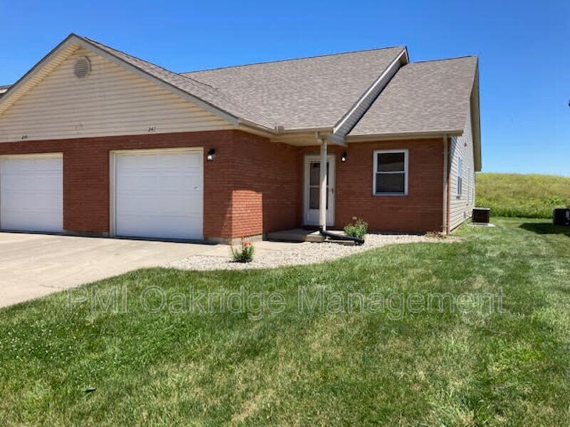 247 Westhaven Dr in Troy, OH - Foto de edificio