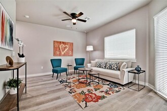 281 W Ash St in Fayetteville, AR - Building Photo - Building Photo
