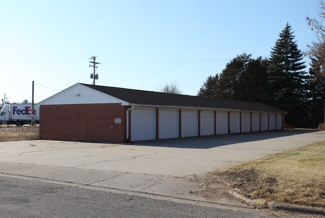 733 8th Ave in Sauk Rapids, MN - Foto de edificio - Building Photo