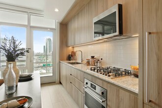 354 W Wayman St in Chicago, IL - Building Photo - Building Photo