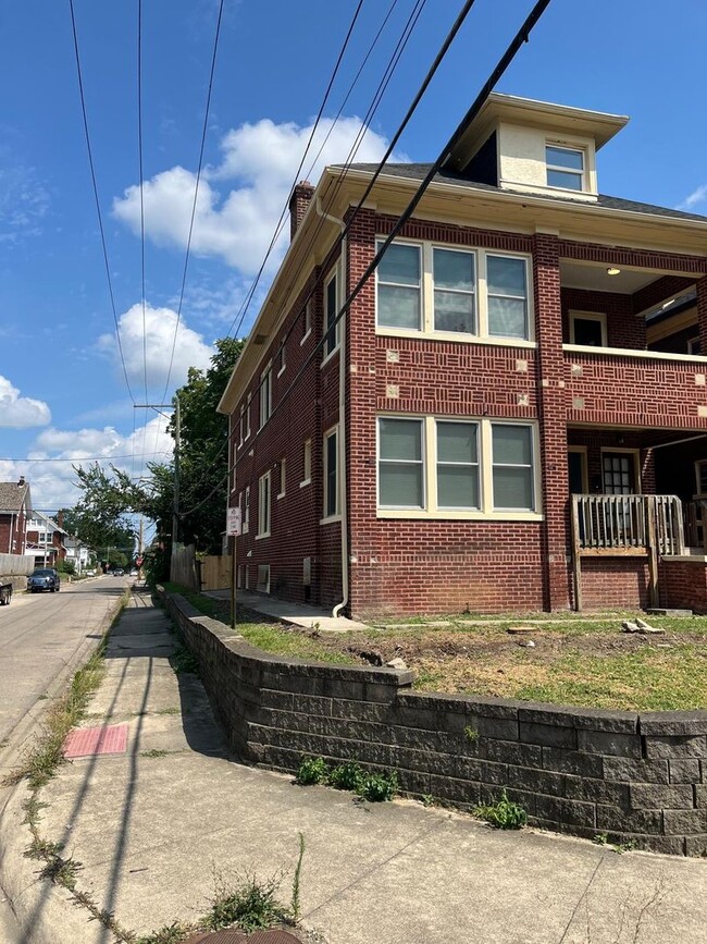 978 Linwood Ave in Columbus, OH - Building Photo - Building Photo