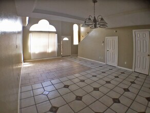 2501 N I St, Unit E3 in McAllen, TX - Foto de edificio - Building Photo