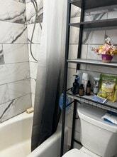 214 Oak St, Unit 3 in Waterbury, CT - Building Photo - Building Photo