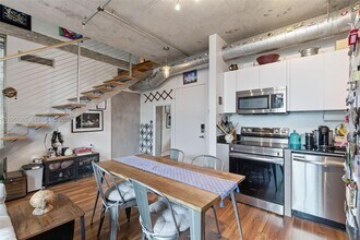 690 SW 1st Ct in Miami, FL - Building Photo - Building Photo