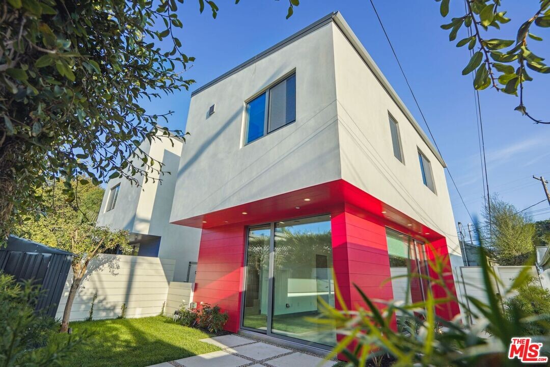 12529 Wagner St in Los Angeles, CA - Foto de edificio