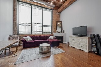 1727 S Indiana Ave, Unit 111 in Chicago, IL - Foto de edificio - Building Photo