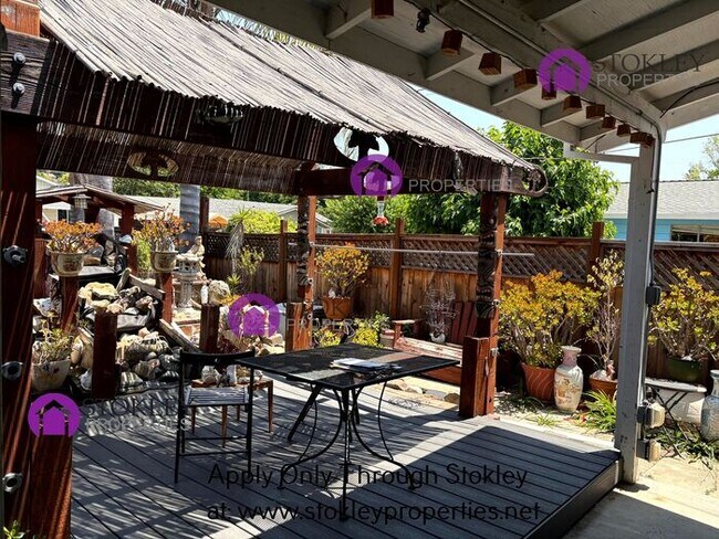 2207 Greenbrier St in Concord, CA - Building Photo - Building Photo
