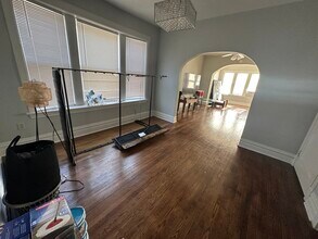 5208 W Hutchinson St in Chicago, IL - Building Photo - Building Photo