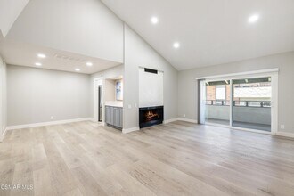 31535 Lindero Canyon Rd in Westlake Village, CA - Foto de edificio - Building Photo