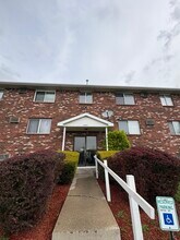 River Bend Apartments in Toledo, OH - Foto de edificio - Building Photo