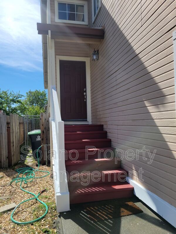 358 Flagstone Cir in Suisun City, CA - Building Photo - Building Photo