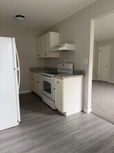 2412 Azalea Garden Rd, Unit 105 in Norfolk, VA - Foto de edificio - Building Photo