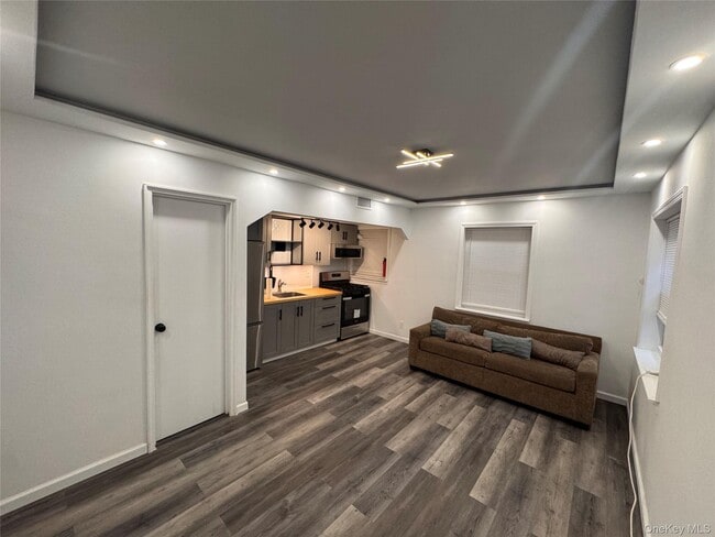 59 Laurel Pl in Yonkers, NY - Building Photo - Building Photo