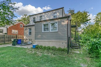 4827 Indian Ln in College Park, MD - Foto de edificio - Building Photo