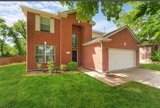 1801 Sharpsbury Dr in Euless, TX - Building Photo - Building Photo