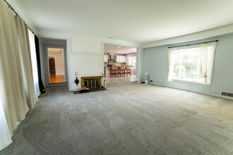26095 Dow St in Redford, MI - Building Photo - Building Photo