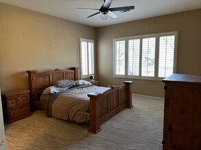 1620 W Nighthawk Way in Phoenix, AZ - Building Photo - Building Photo