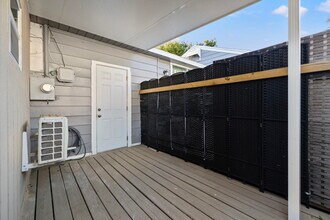 625 35th St N, Unit 2 in St. Petersburg, FL - Foto de edificio - Building Photo