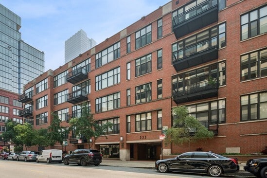 property at 333 W Hubbard St