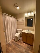 105 Country Club Rd in Hood River, OR - Building Photo - Building Photo