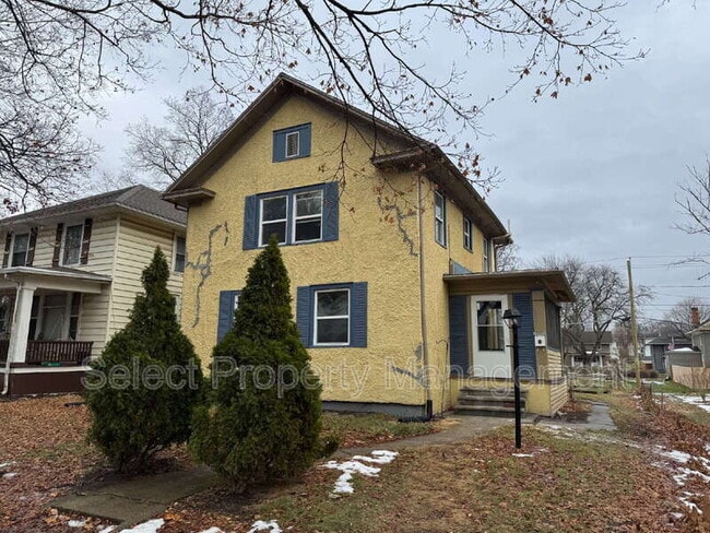 property at 2927 Hoagland Ave