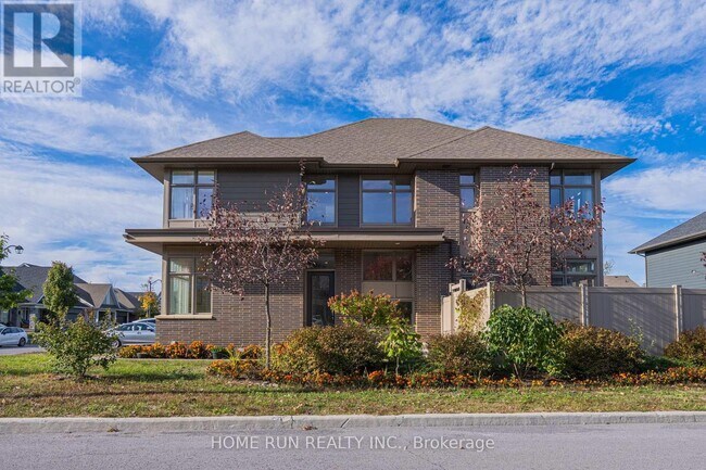 100 Lochhouse Walk in Ottawa, ON - Building Photo - Building Photo