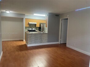 748 NW 103rd Terrace in Pembroke Pines, FL - Building Photo - Building Photo