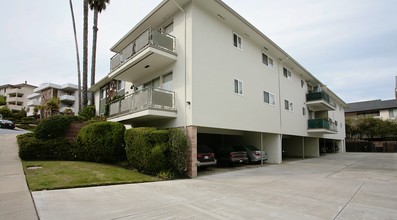 1308 Palos Verdes Dr in San Mateo, CA - Building Photo - Building Photo