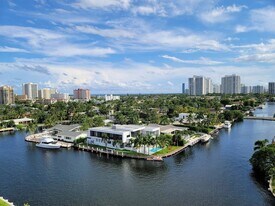 401 Golden Isles Dr in Hallandale Beach, FL - Building Photo