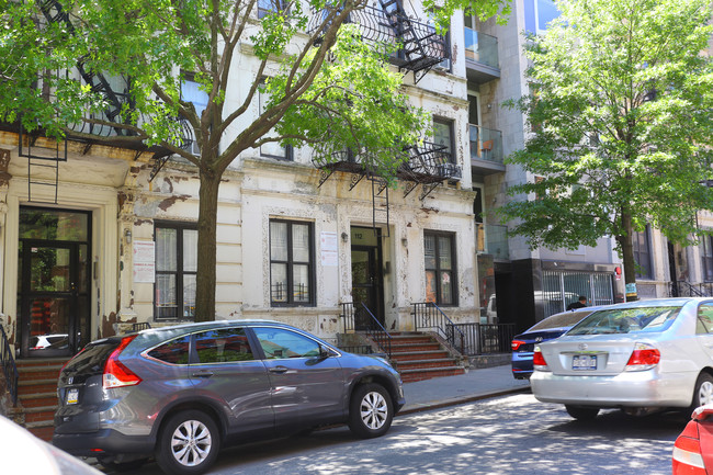 112-114 E 97th St in New York, NY - Foto de edificio - Building Photo