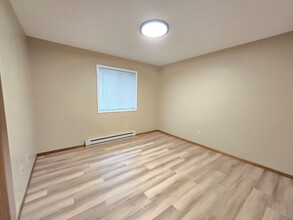 114 36th Ave SE in Minot, ND - Building Photo - Building Photo
