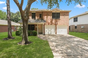 17502 S Summit Canyon Dr in Houston, TX - Building Photo