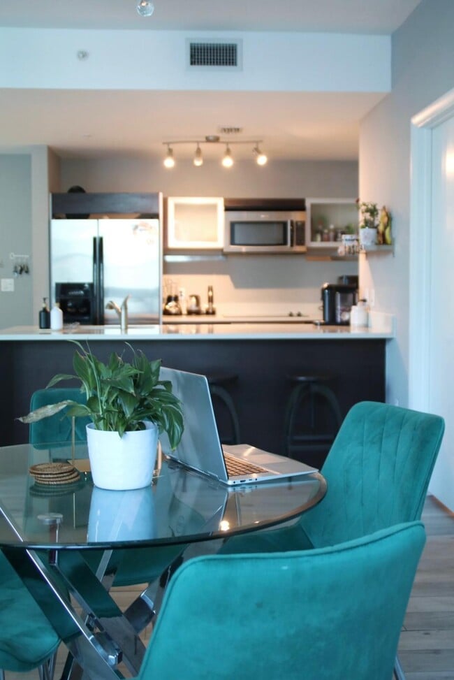 property at 1900 N Bayshore Dr