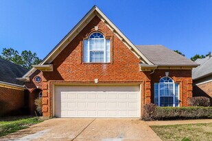 9992 Misty Elm Dr in Memphis, TN - Building Photo