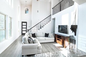 8100 Copper Prairie Bend in Lago Vista, TX - Building Photo - Building Photo