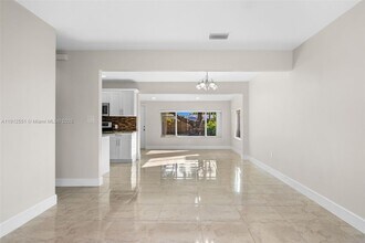 2410 Coolidge St in Hollywood, FL - Building Photo - Building Photo