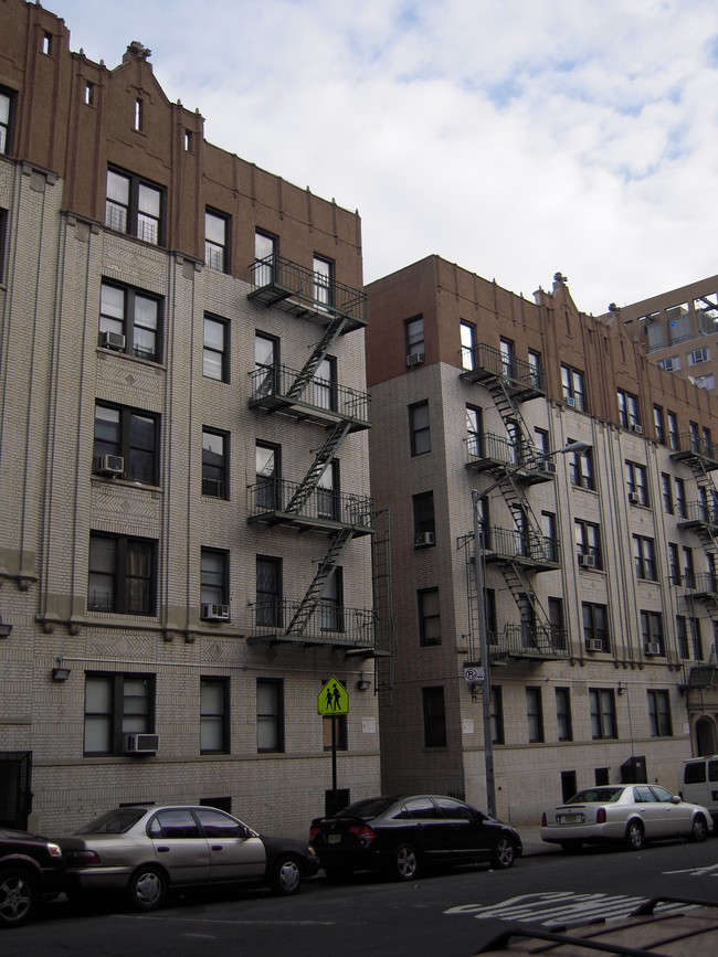 559 W 190th St in New York, NY - Foto de edificio - Building Photo